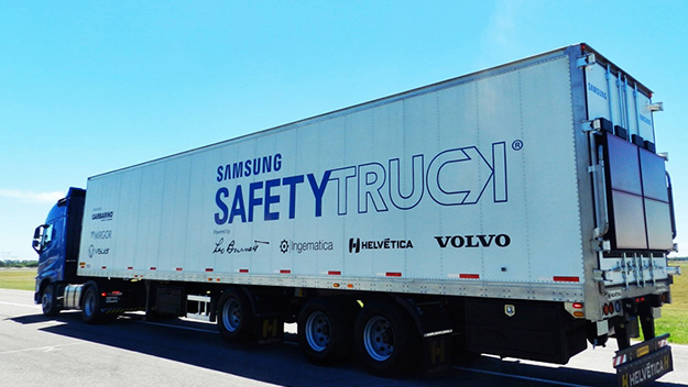 A photo of logistics truck (Safety Truck of Samsung Electronics)