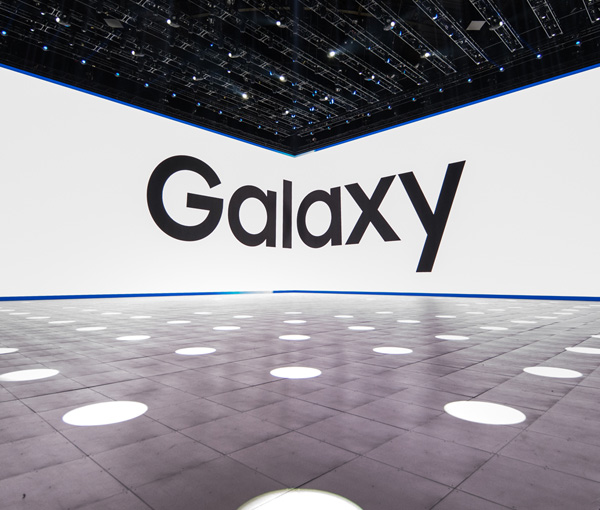 People inside the Galaxy UNPACKED venue in New York